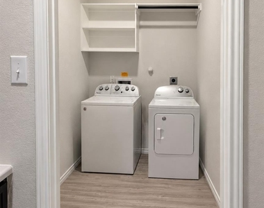 21275 Catalina Palm Drive - Photo Thumbnail 10