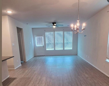21275 Catalina Palm Drive - Photo Thumbnail 2