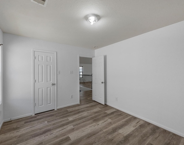 4810 Jarl Court - Photo Thumbnail 13