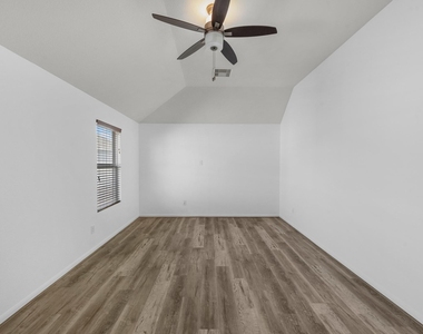 4810 Jarl Court - Photo Thumbnail 16