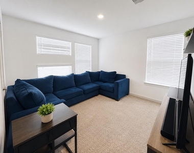 28926 Yukon River Court - Photo Thumbnail 7