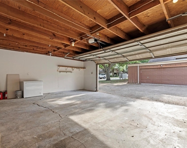 12528 Wellington Park Drive - Photo Thumbnail 24