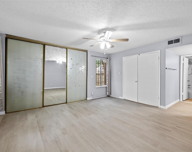 12528 Wellington Park Drive - Photo Thumbnail 6