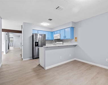 12528 Wellington Park Drive - Photo Thumbnail 15