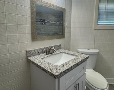 1819 Lincoln Drive - Photo Thumbnail 12
