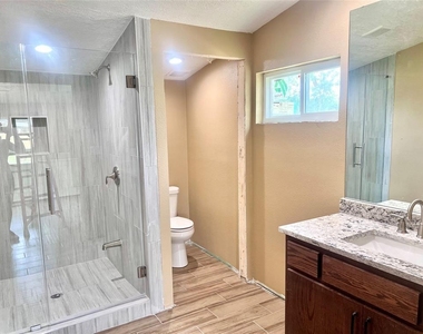 9115 Puritan Way - Photo Thumbnail 7