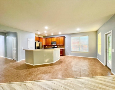 714 Honeysuckle Vine Drive - Photo Thumbnail 4