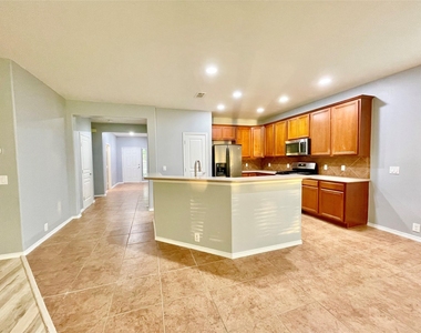 714 Honeysuckle Vine Drive - Photo Thumbnail 3