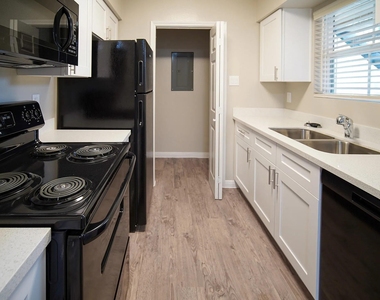 8455 Will Clayton Parkway - Photo Thumbnail 10