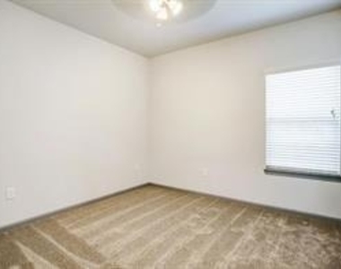 3621 Fuqua Street - Photo Thumbnail 9