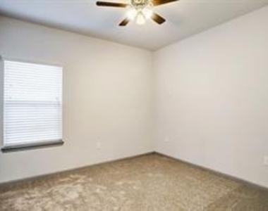3621 Fuqua Street - Photo Thumbnail 7