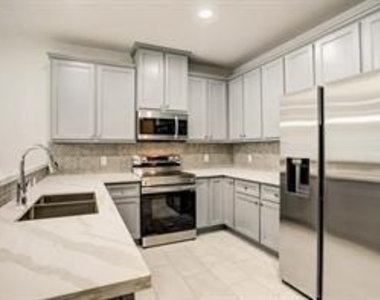 3621 Fuqua Street - Photo Thumbnail 4