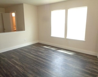 231 Silver Mist - Photo Thumbnail 7
