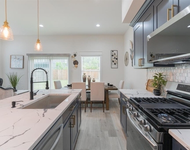 890 Lucky Street - Photo Thumbnail 15