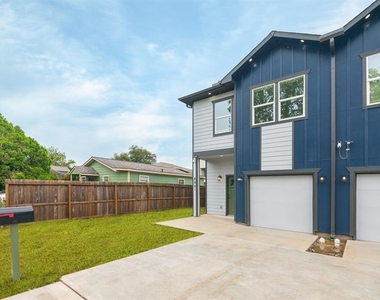890 Lucky Street - Photo Thumbnail 3