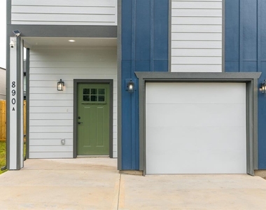 890 Lucky Street - Photo Thumbnail 2