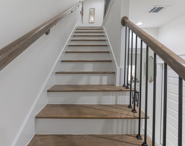 890 Lucky Street - Photo Thumbnail 23