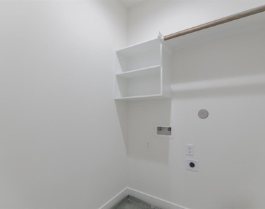 890 Lucky Street - Photo Thumbnail 42