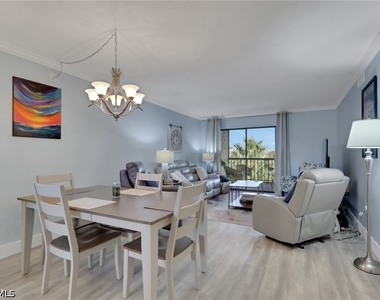 2121 Collier Avenue - Photo Thumbnail 6