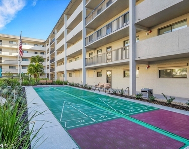 2121 Collier Avenue - Photo Thumbnail 24