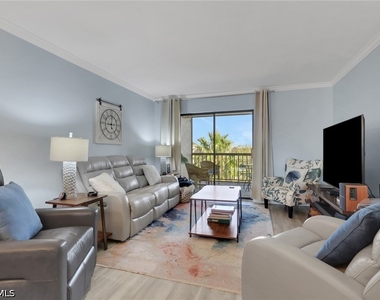 2121 Collier Avenue - Photo Thumbnail 9