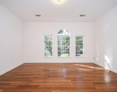 4323 Magnolia Lane - Photo Thumbnail 40