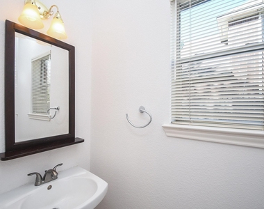 4323 Magnolia Lane - Photo Thumbnail 32