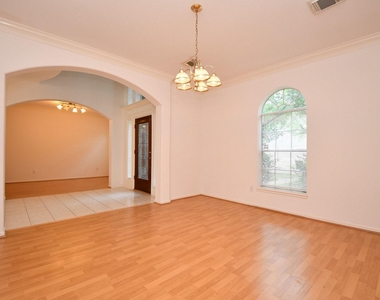 4323 Magnolia Lane - Photo Thumbnail 7