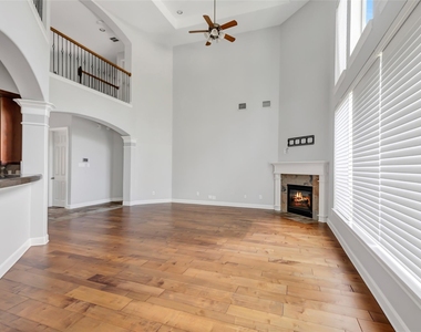 14115 Norhill Pointe Drive - Photo Thumbnail 19