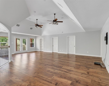 14115 Norhill Pointe Drive - Photo Thumbnail 37