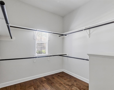 14115 Norhill Pointe Drive - Photo Thumbnail 32