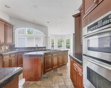 14115 Norhill Pointe Drive - Photo Thumbnail 23