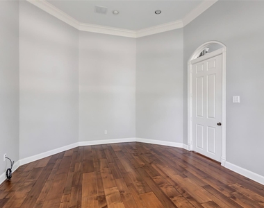 14115 Norhill Pointe Drive - Photo Thumbnail 15