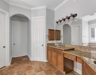 14115 Norhill Pointe Drive - Photo Thumbnail 31