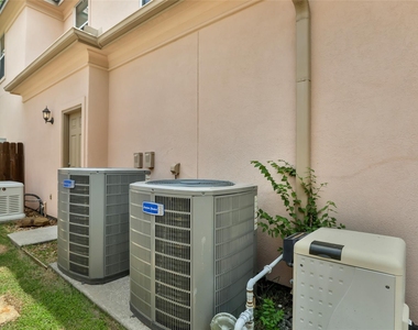 14115 Norhill Pointe Drive - Photo Thumbnail 3