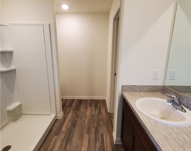 2824 Ne 3rd Avenue - Photo Thumbnail 7