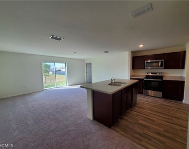 2824 Ne 3rd Avenue - Photo Thumbnail 4