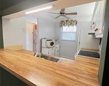 9301 Central Park Drive - Photo Thumbnail 5