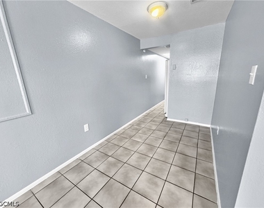 6617 Warwick Circle - Photo Thumbnail 8