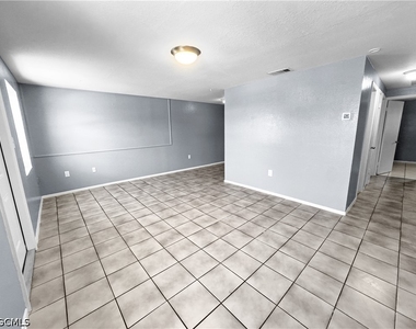 6617 Warwick Circle - Photo Thumbnail 6