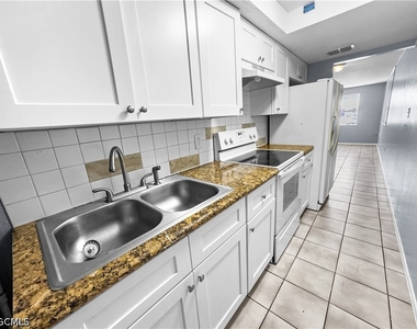 6617 Warwick Circle - Photo Thumbnail 12