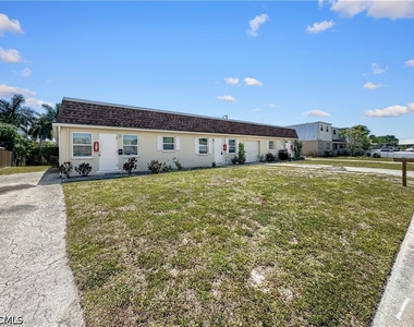 6617 Warwick Circle - Photo Thumbnail 3