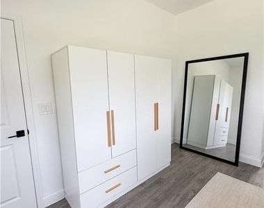 343 Rawlings Avenue - Photo Thumbnail 16