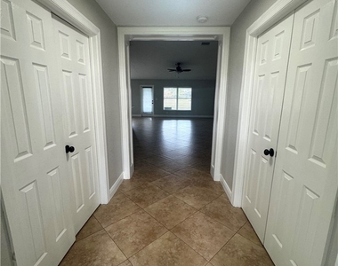 3829 Sw 17th Place - Photo Thumbnail 8