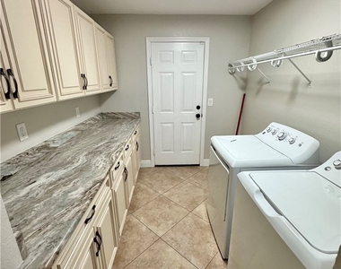 3829 Sw 17th Place - Photo Thumbnail 28