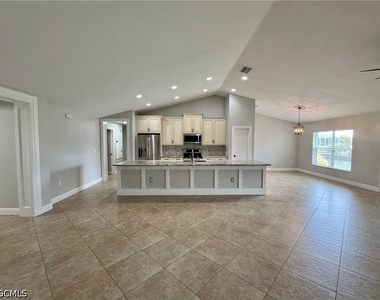 3829 Sw 17th Place - Photo Thumbnail 5