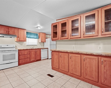 22521 West Road - Photo Thumbnail 12