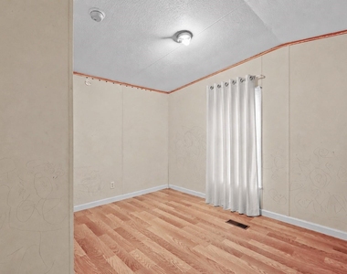 22521 West Road - Photo Thumbnail 18