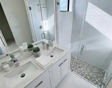 4121 Nw 22nd Street - Photo Thumbnail 16
