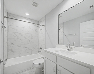 911 W 35th Street - Photo Thumbnail 26